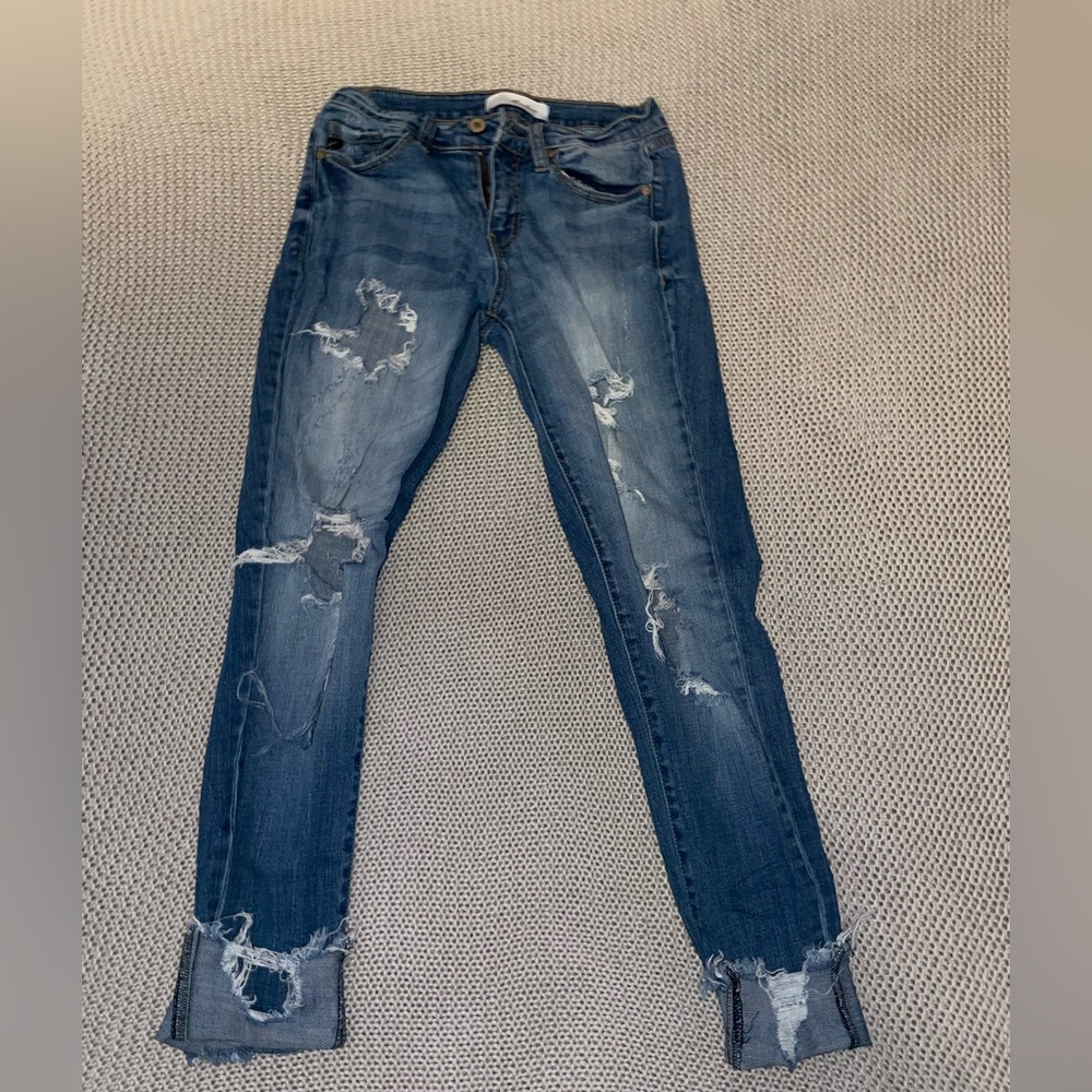 KanCan Ripped Jeans! Size: 7/27